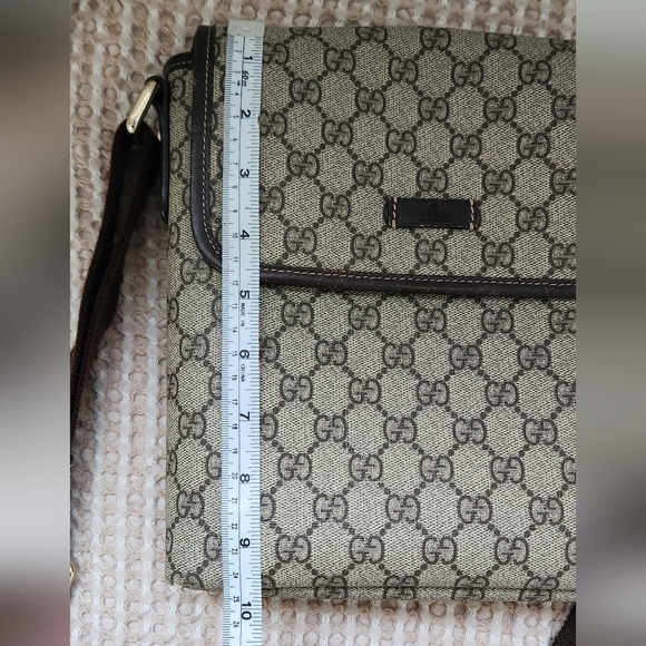 Gucci Crossbody - Picture 14 of 16